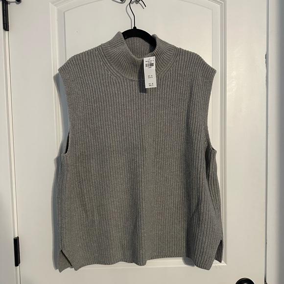 Abercrombie & Fitch Sweaters - Sleeveless turtleneck knit sweater